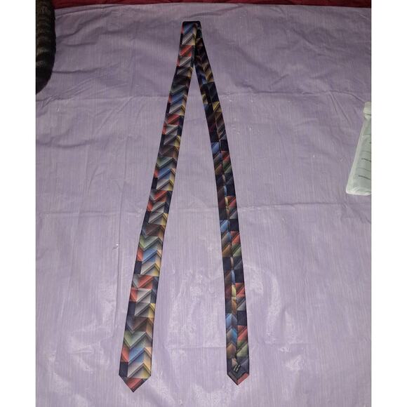 Boys Plaid Zig Zag Neck Tie & Matching Pocket Square - Picture 4 of 6
